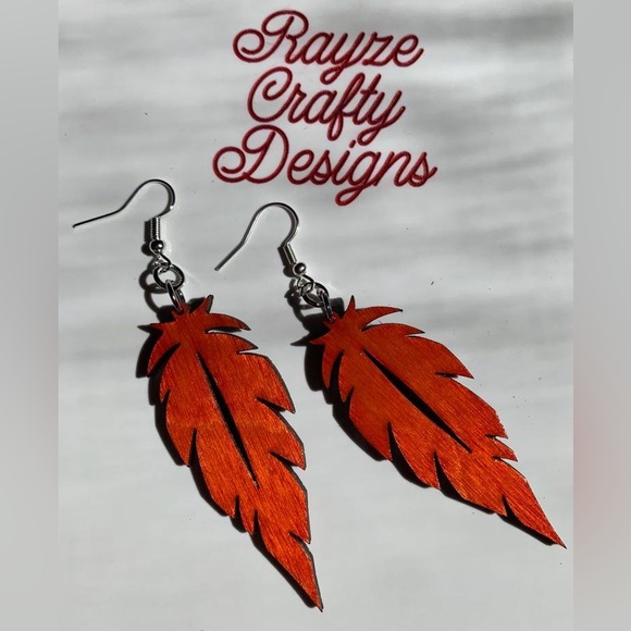 Jewelry - Red feather